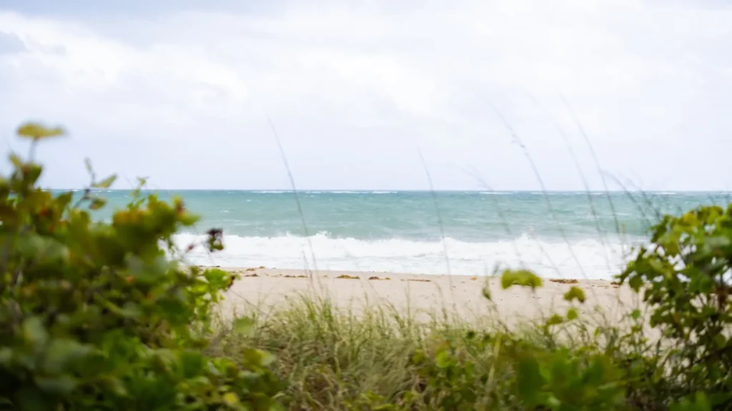best places to star near the fort lauderdale beach with a pool