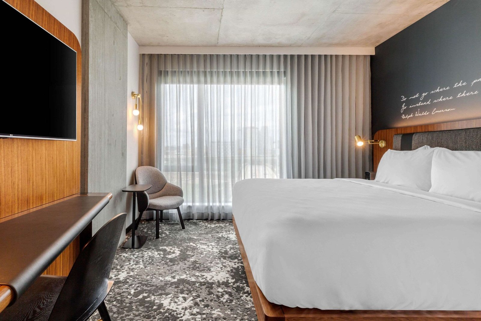 1 King Bed, Suite, Nonsmoking